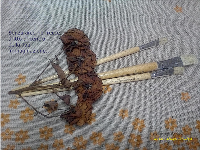 SENZA ARCO NE FRECCE Elab.Grafica Maurizio Bocchi Senza arco ne frecce. Elab. grafica di Maurizio Bocchi